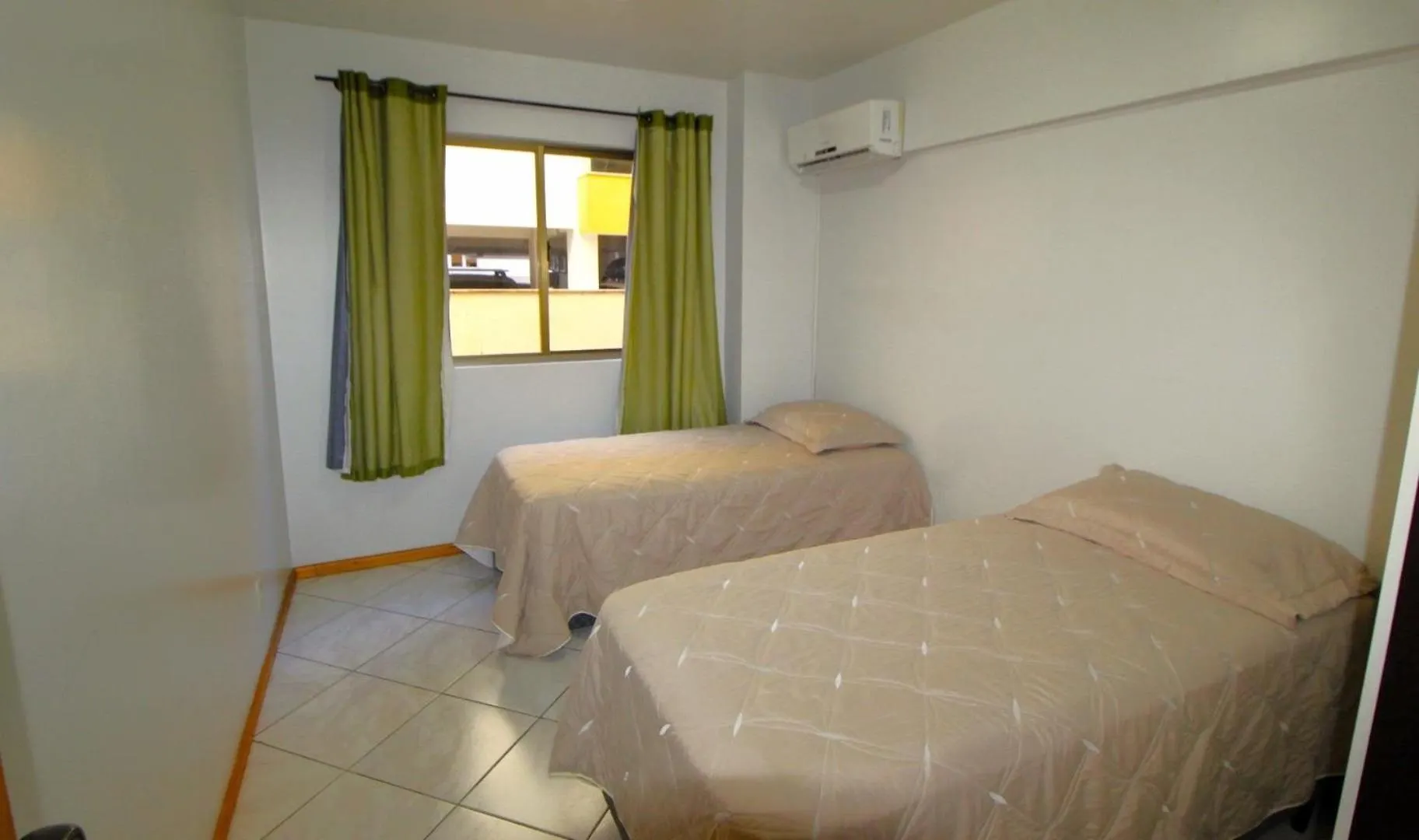 1029 - Apartamento No Centro De Bombinhas - Residencial Estrela Do Mar 2 104 A 0*,  Brazil